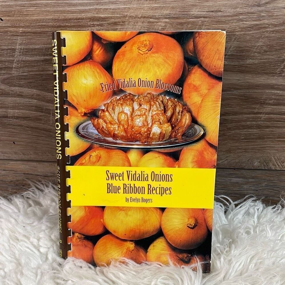 Vintage 1980’s Cookbook Sweet Vidalia Onions Blue Ribbon Recipes Evelyn Rogers